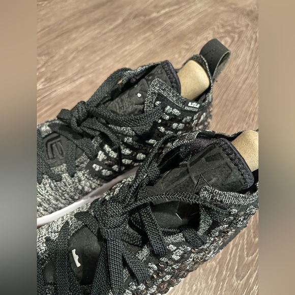 Nike LeBron James XVII 17 In The Arena Black/White Oreo - Picture 6 of 9